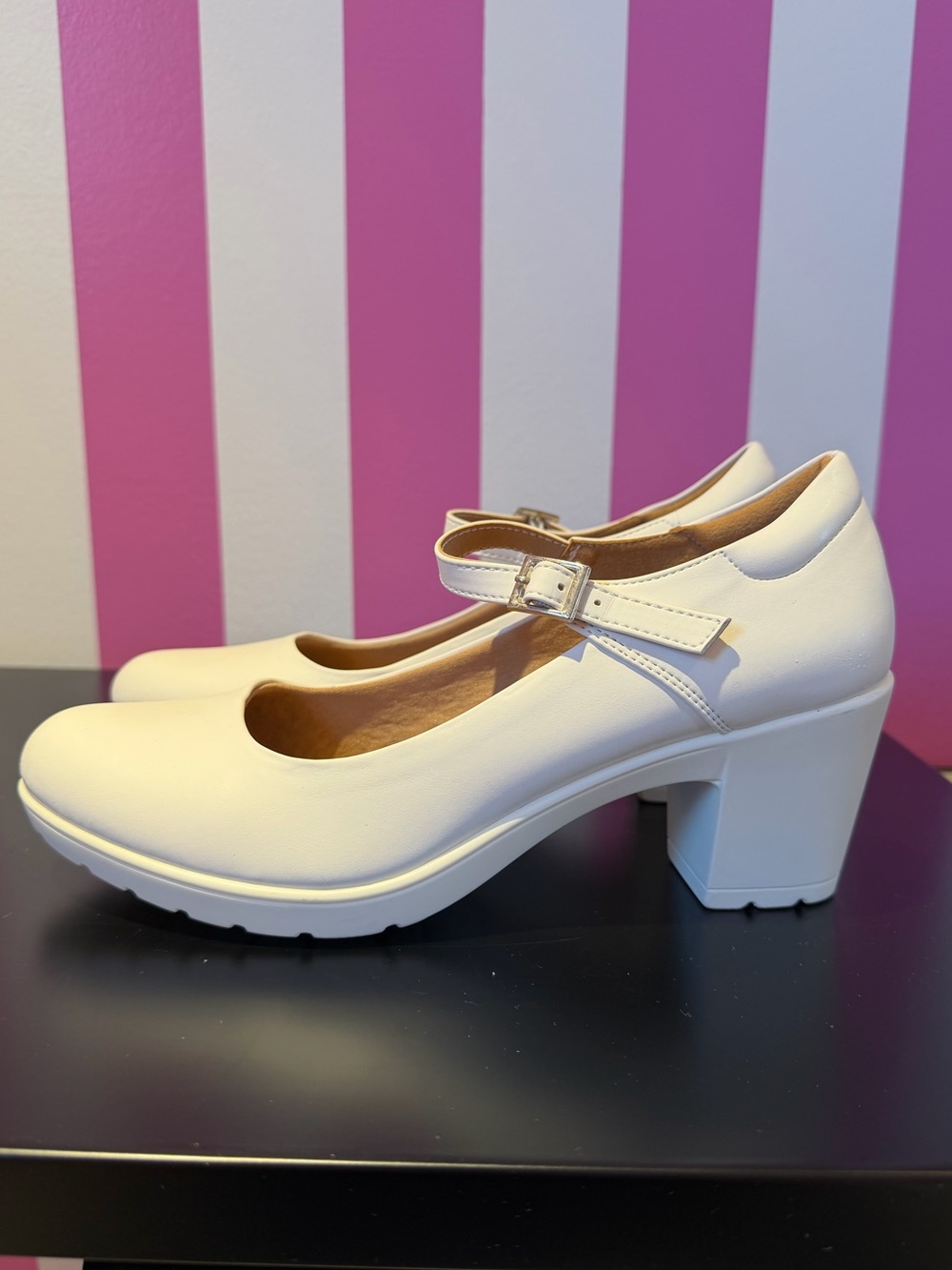 Dream Pairs White Heeled Mary-Jane Style Shoes